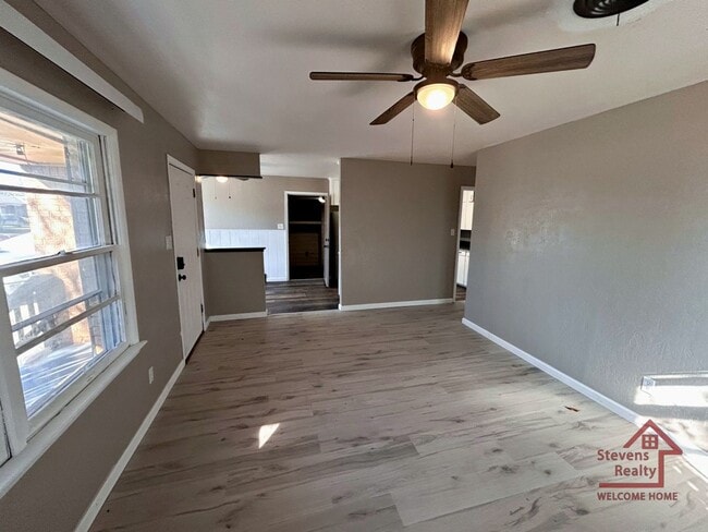 Building Photo - 2811 NW 21st Pl