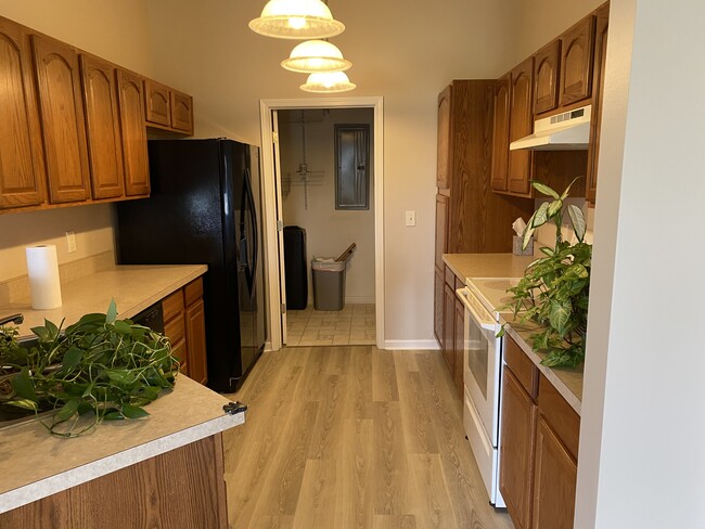 Kitchen - 6839 Cloudscape Way