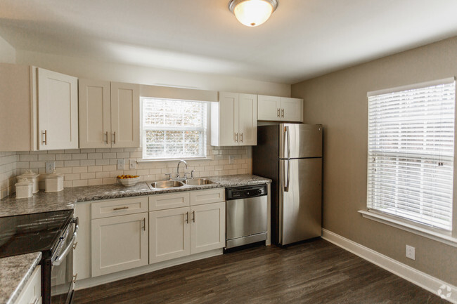 Interior Photo - PEACHERS MILL COURT TOWNHOUSES