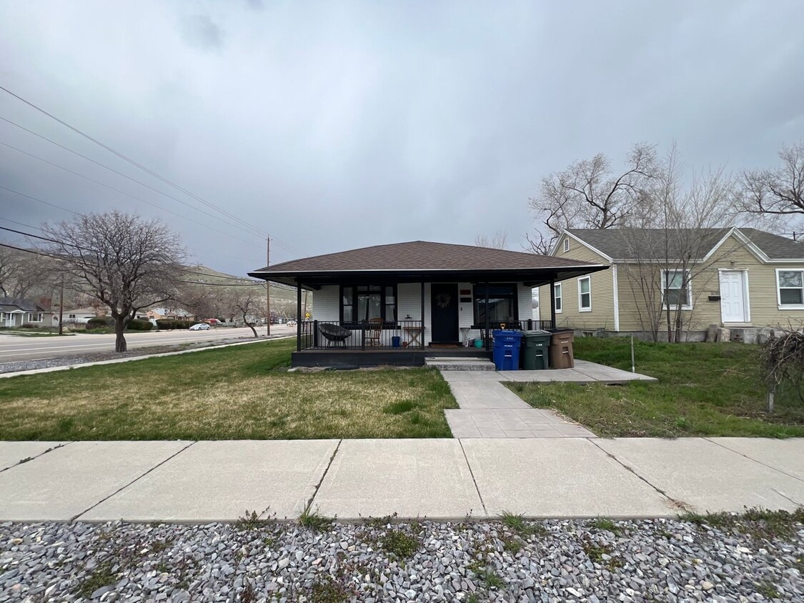 3 Bedroom/2 Bath in Salt Lake City - 3 Bedroom/2 Bath in Salt Lake City