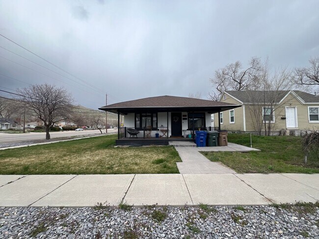 3 Bedroom/2 Bath in Salt Lake City - 3 Bedroom/2 Bath in Salt Lake City House