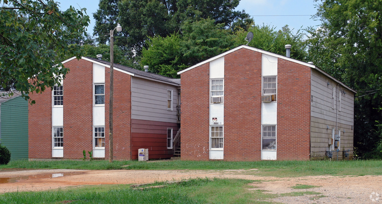 Foto principal - 1448 Sawyer Rd