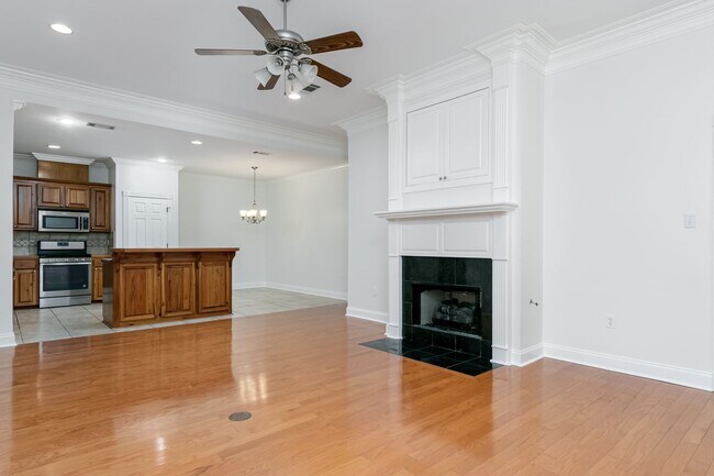 Building Photo - 4 Bedroom House with Community Pool, Playg...