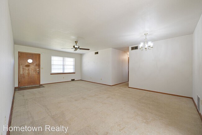 Building Photo - 3 br, 1.5 bath House - 1311 N Carol Lane
