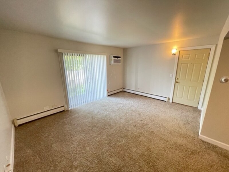 Primary Photo - 930 W Rollins Rd