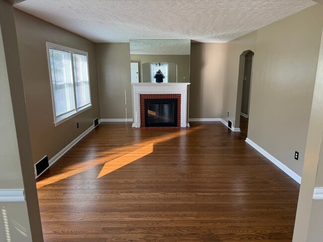Photo - 8508 Perry Rd (Louisville, KY) House
