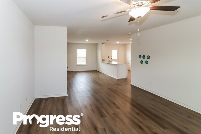 Foto del edificio - 104 Silvercrest Ln