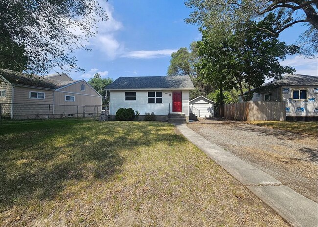 Building Photo - Charming 2 Bed 1 Bath Valley Home