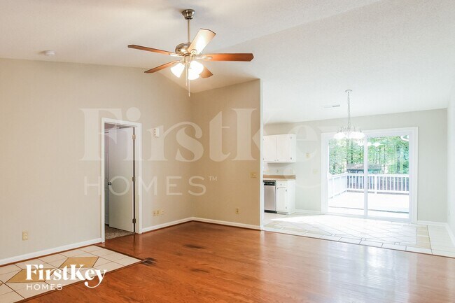 Building Photo - 110 Waderich Ln