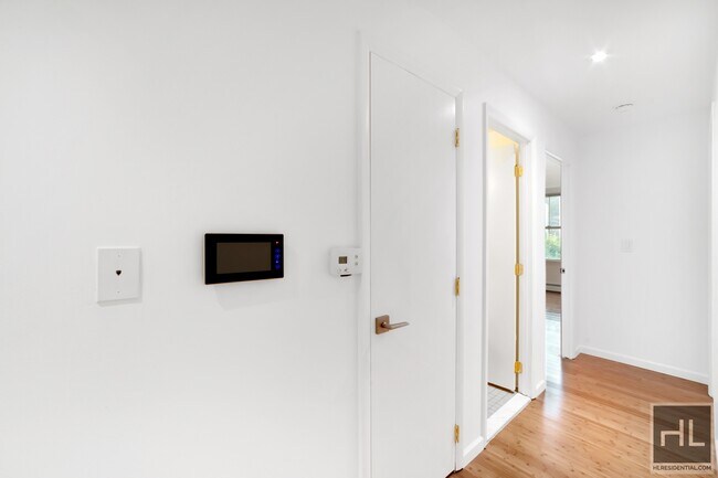 Foto del edificio - Hidden Modern Gem in Fort Greene