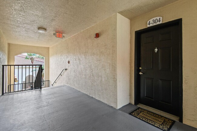 Building Photo - 15035 Michelangelo Blvd