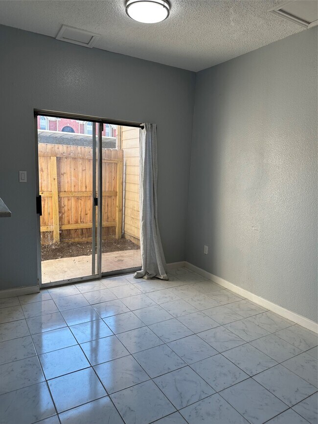 Foto del edificio - 7575 Cambridge St