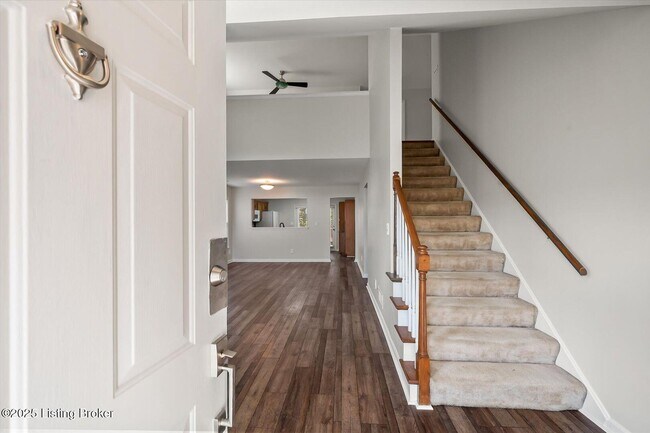 Building Photo - 10523 Going Ct