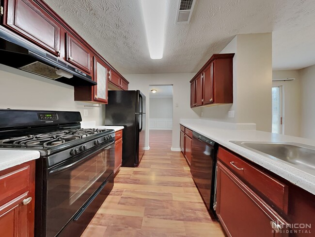Building Photo - 1505 Dickens Pl NW