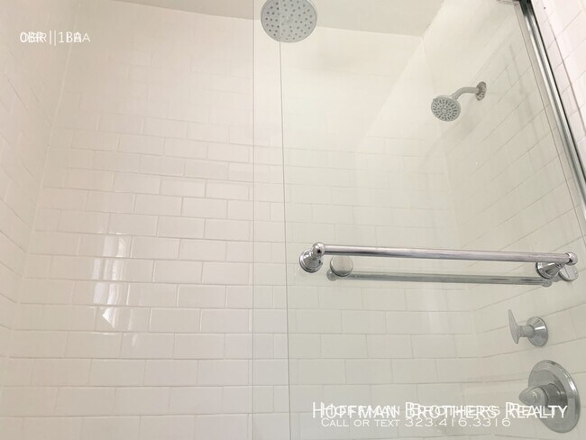 Building Photo - 1031 S Westlake Ave