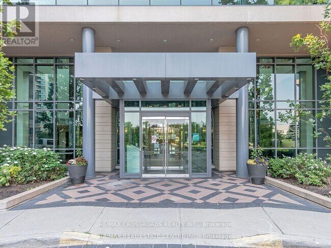 Photo du bâtiment - 225-1225 Sherway Gardens Rd