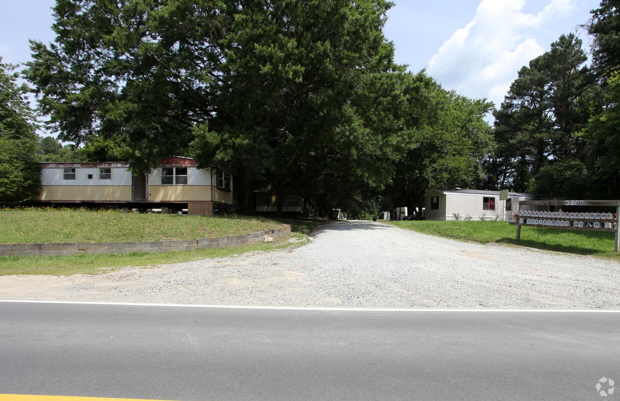 Primary Photo - L & W Mobile Home Park
