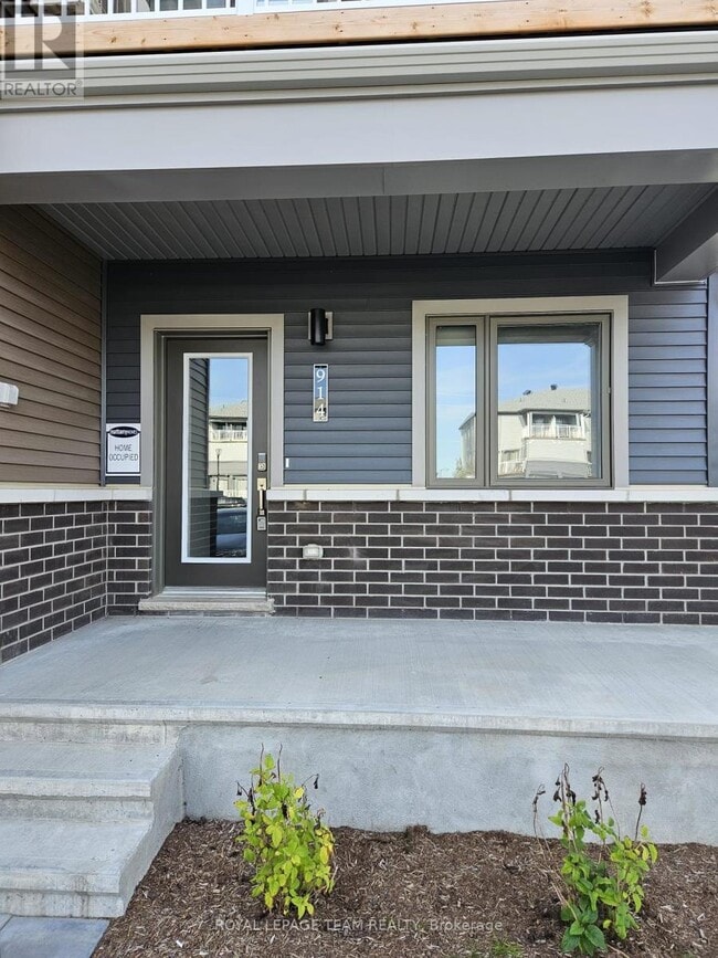 Building Photo - 914 Lillian Freiman Private
