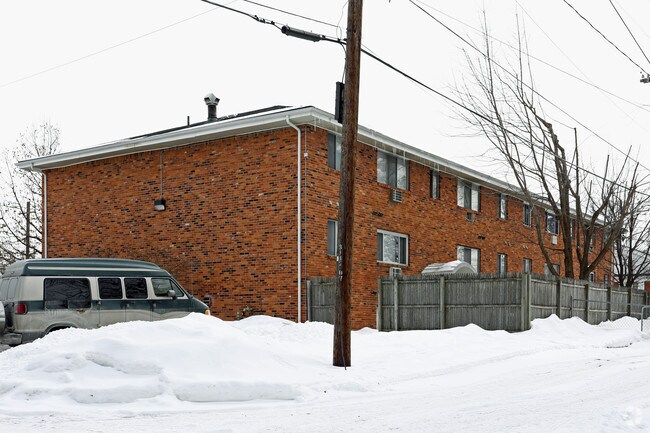 Building Photo - 3141 Tremainsville Rd