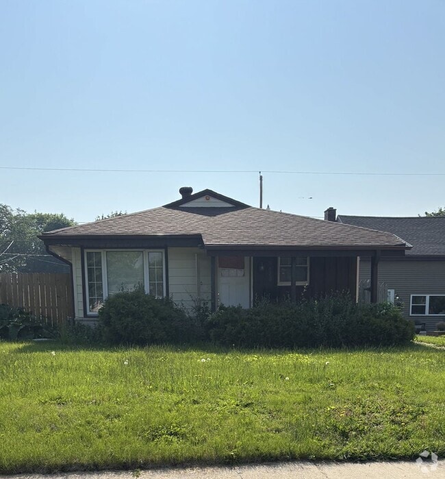 Building Photo - 5828 N 80th St