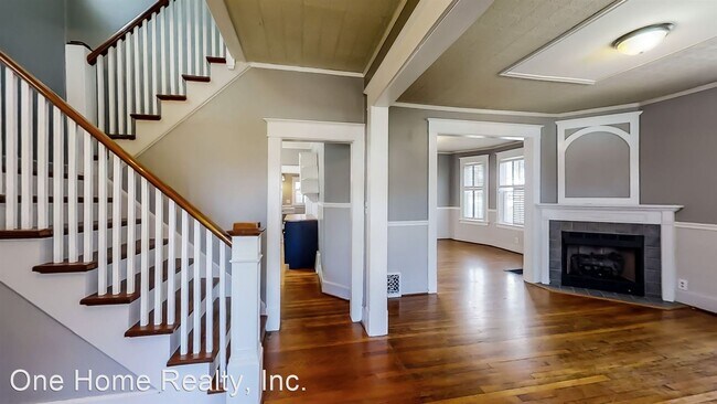 Building Photo - 3 br, 2 bath House - 2704 Doniphan