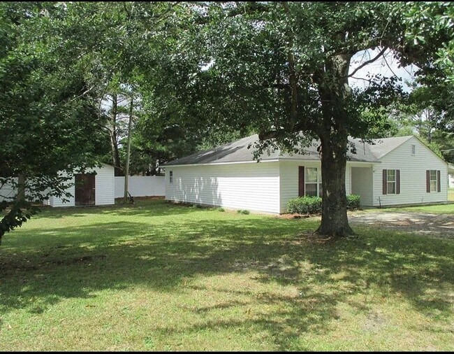 Building Photo - 3 Bedroom Single Family Home in Sumter