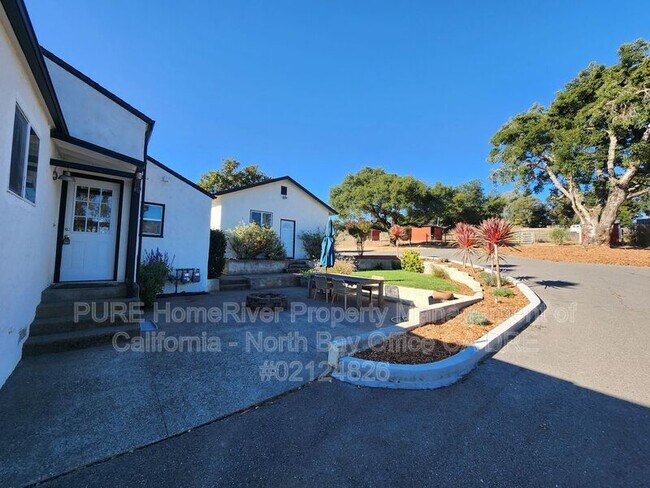 Foto del edificio - 3191 Eastman Ln