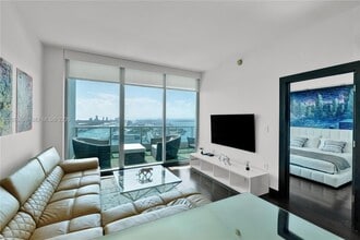 Building Photo - 900 Biscayne Blvd