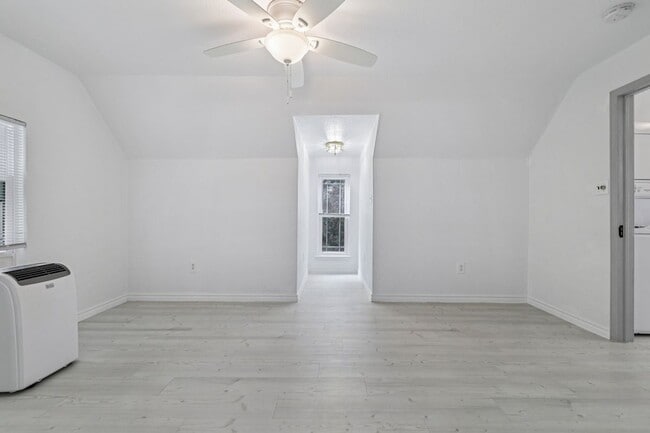 Building Photo - 1817 Mesquite St
