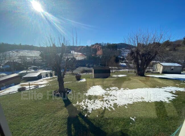 Foto del edificio - 410 Colonial Dr