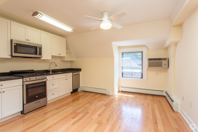 1HAB/1BA - The Chestnut Hill