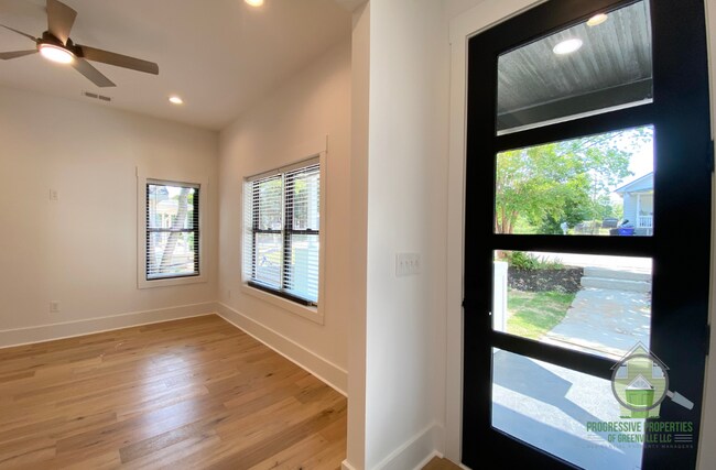 Photo - 32 Pendleton Rd House