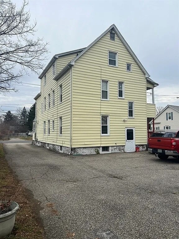 Foto del edificio - 583 McKinstry Ave