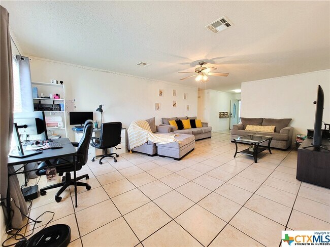 Building Photo - 4514 Janelle Dr
