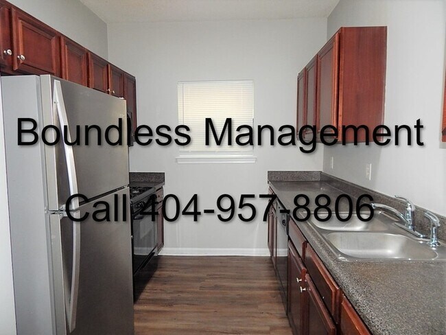Foto del edificio - Large 4 BR/2.5 BA Home with Bonus Room nea...