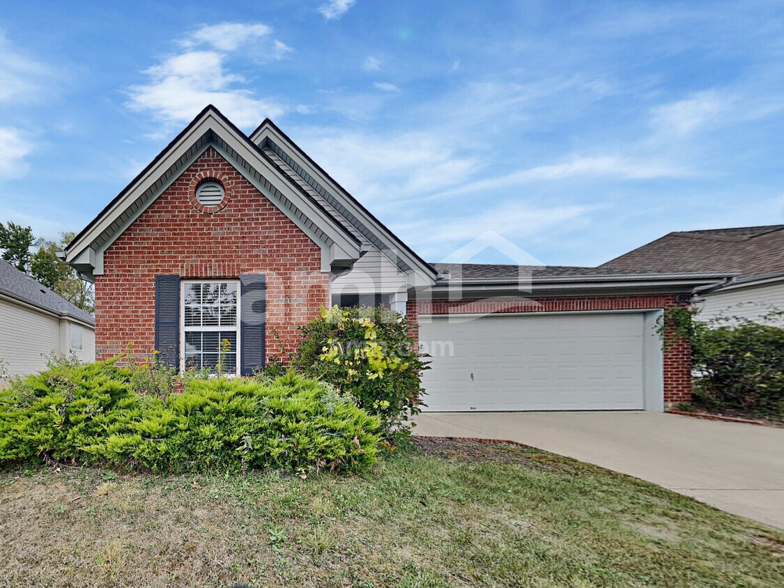 Primary Photo - 1015 Meadowsweet Dr