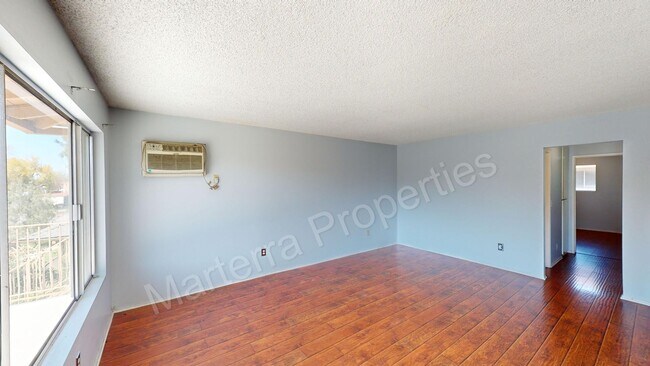 Foto del edificio - 2314 E Ball Rd