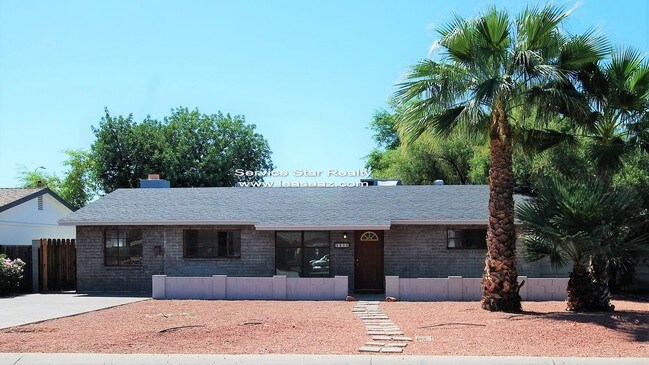 Building Photo - 3830 N 48th Pl