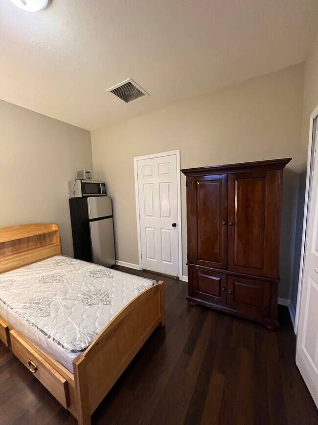 9123 SW 152nd Path, Miami, FL 33196 Townhome Rentals in Miami FL