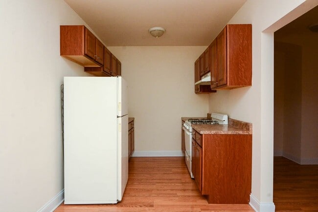 Building Photo - 2600 N Kimball Ave