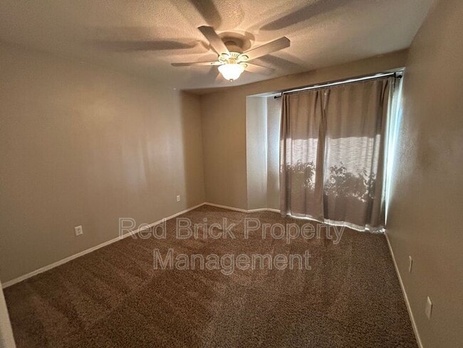 Building Photo - 1403 Valley St