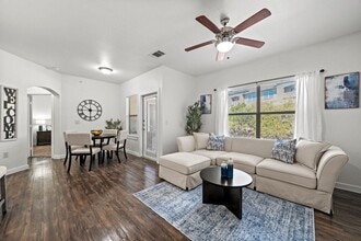 Building Photo - Twin Creeks at Alamo Ranch