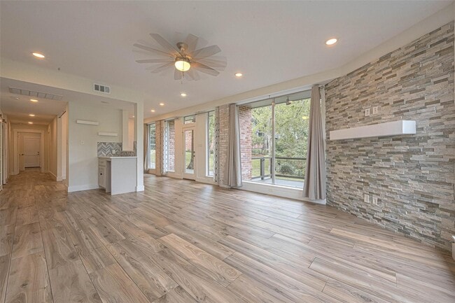 Building Photo - 6628 Bayou Glen Rd