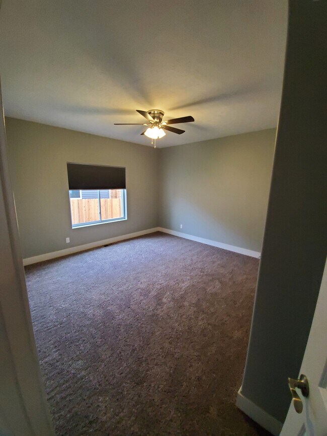 Building Photo - 7927 Maxine Drive