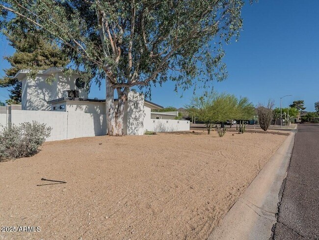 Foto del edificio - 3302 E Turquoise Ave