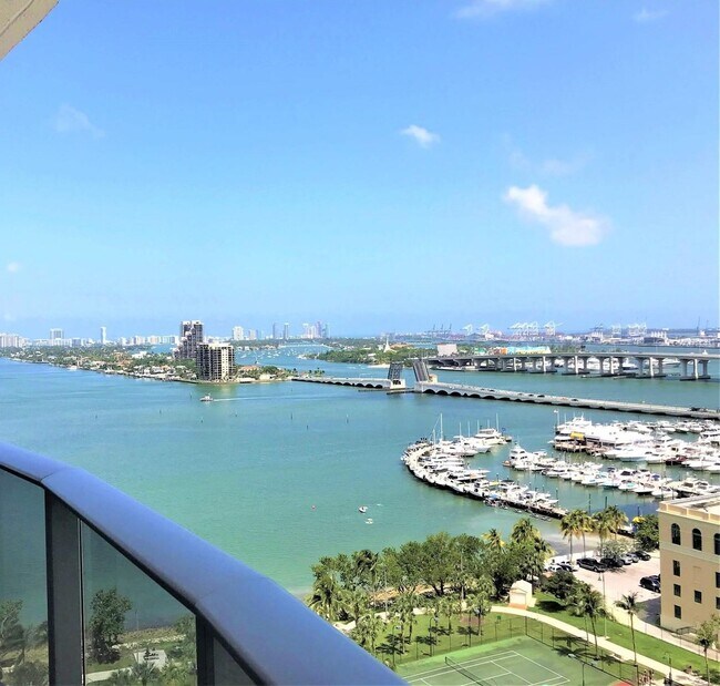 Foto del edificio - 488 NE 18th St