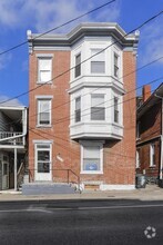 Building Photo - 207 N Mulberry St