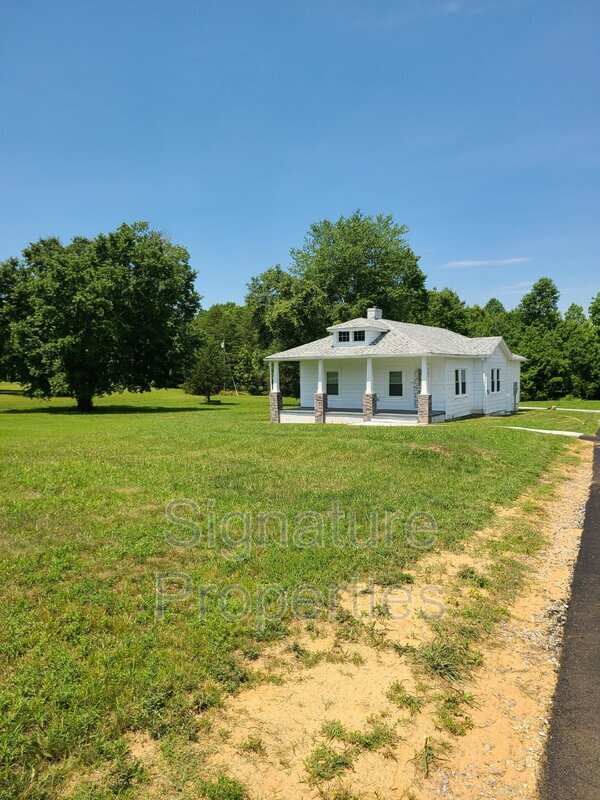 Building Photo - 7963 Cross County Rd