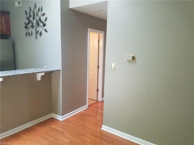 Foto del edificio - 4126 Thalia Station Cir