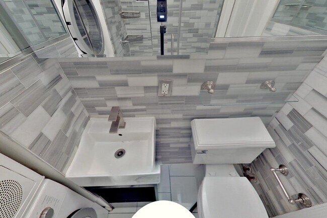 Foto del edificio - 434 W 52nd St